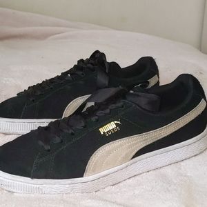 Black puma suedes